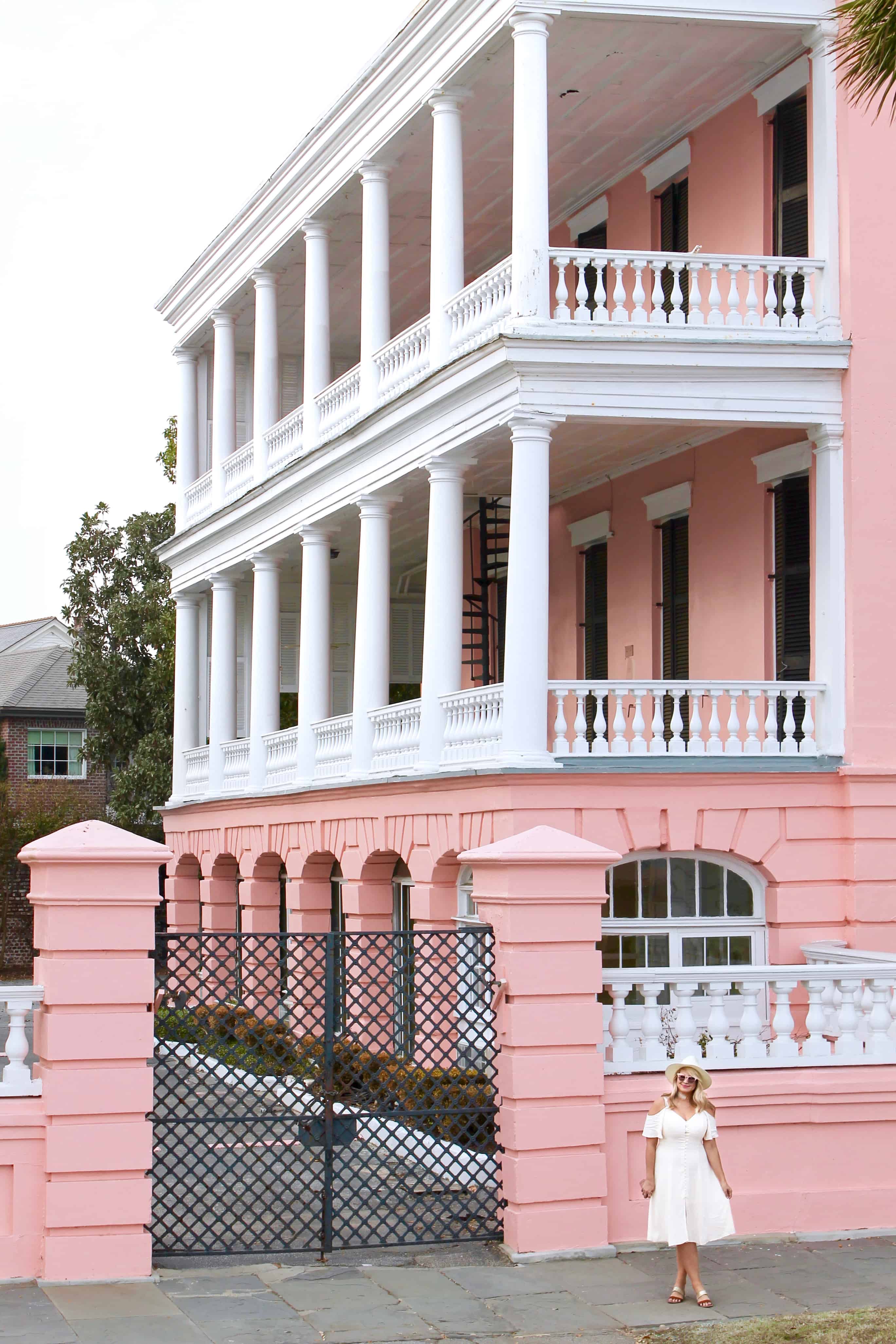 The Ultimate Guide to Charleston South Carolina | Battery Homes | The Republic of Rose | #Charleston #SouthCarolina #Travel