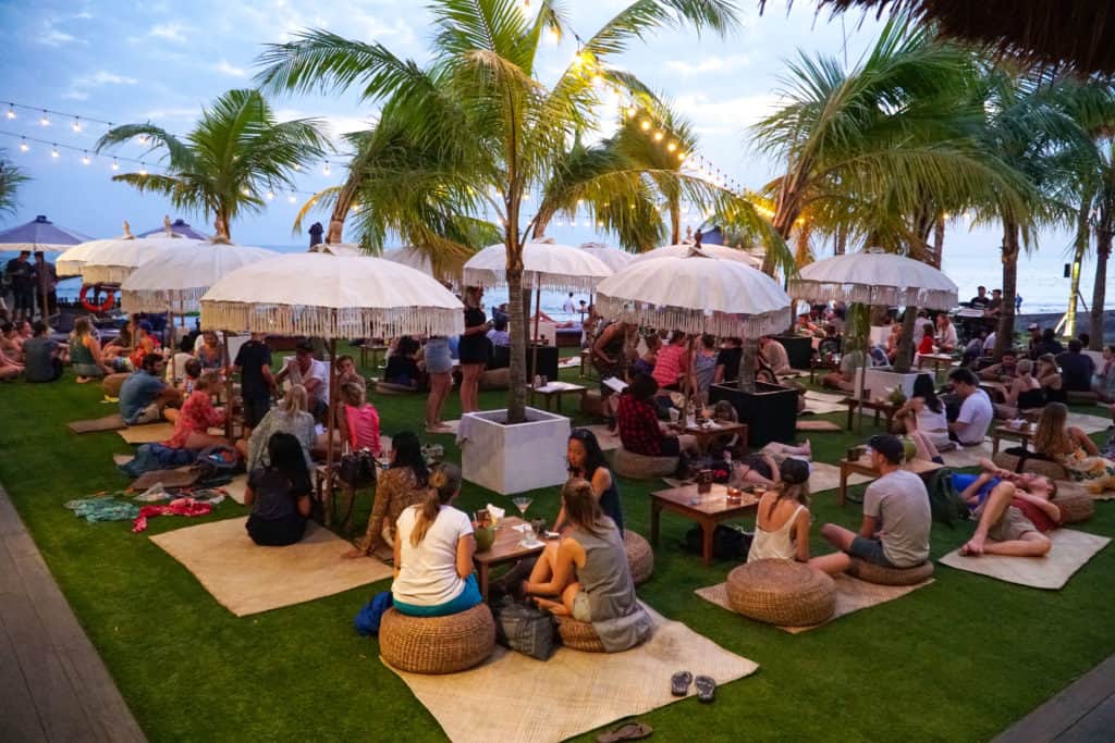 Lounging at The Lawn Canggu | The Republic of Rose