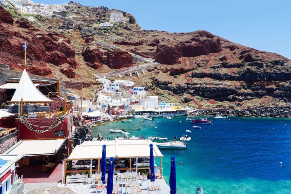 A DAY AT AMOUDI BAY IN SANTORINI | The Republic of Rose