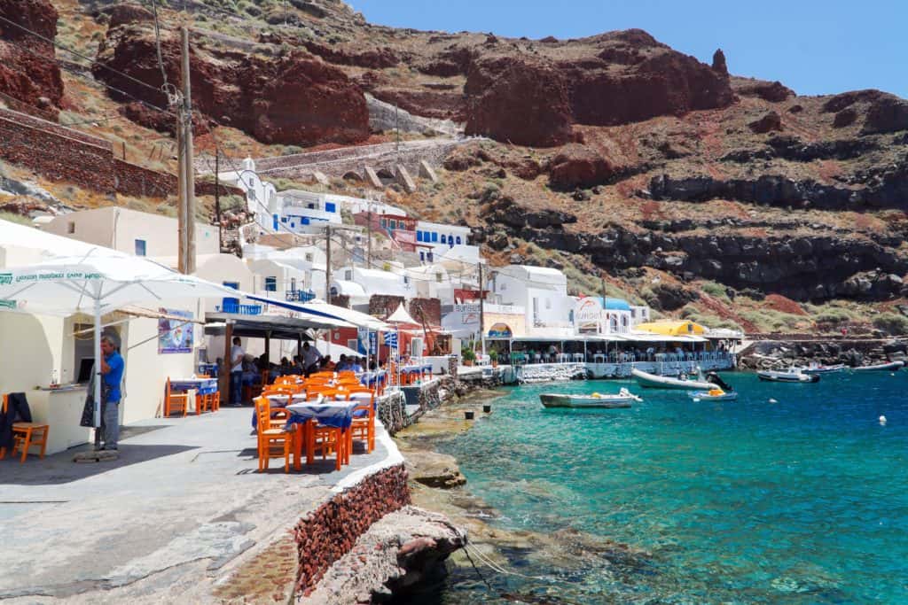 A DAY AT AMOUDI BAY IN SANTORINI | The Republic of Rose