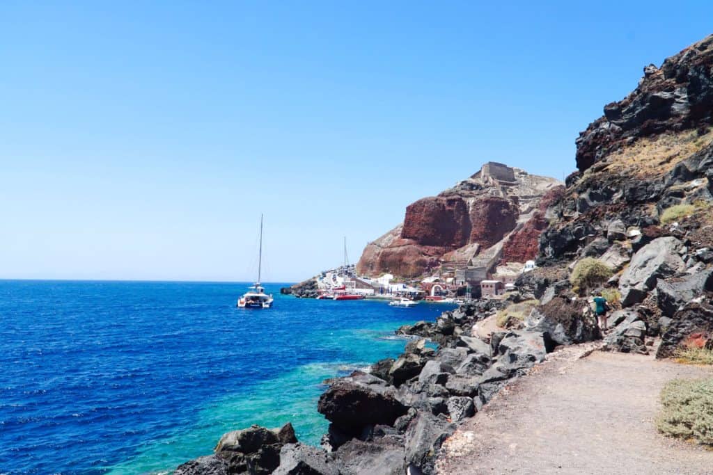 A DAY AT AMOUDI BAY IN SANTORINI | The Republic of Rose