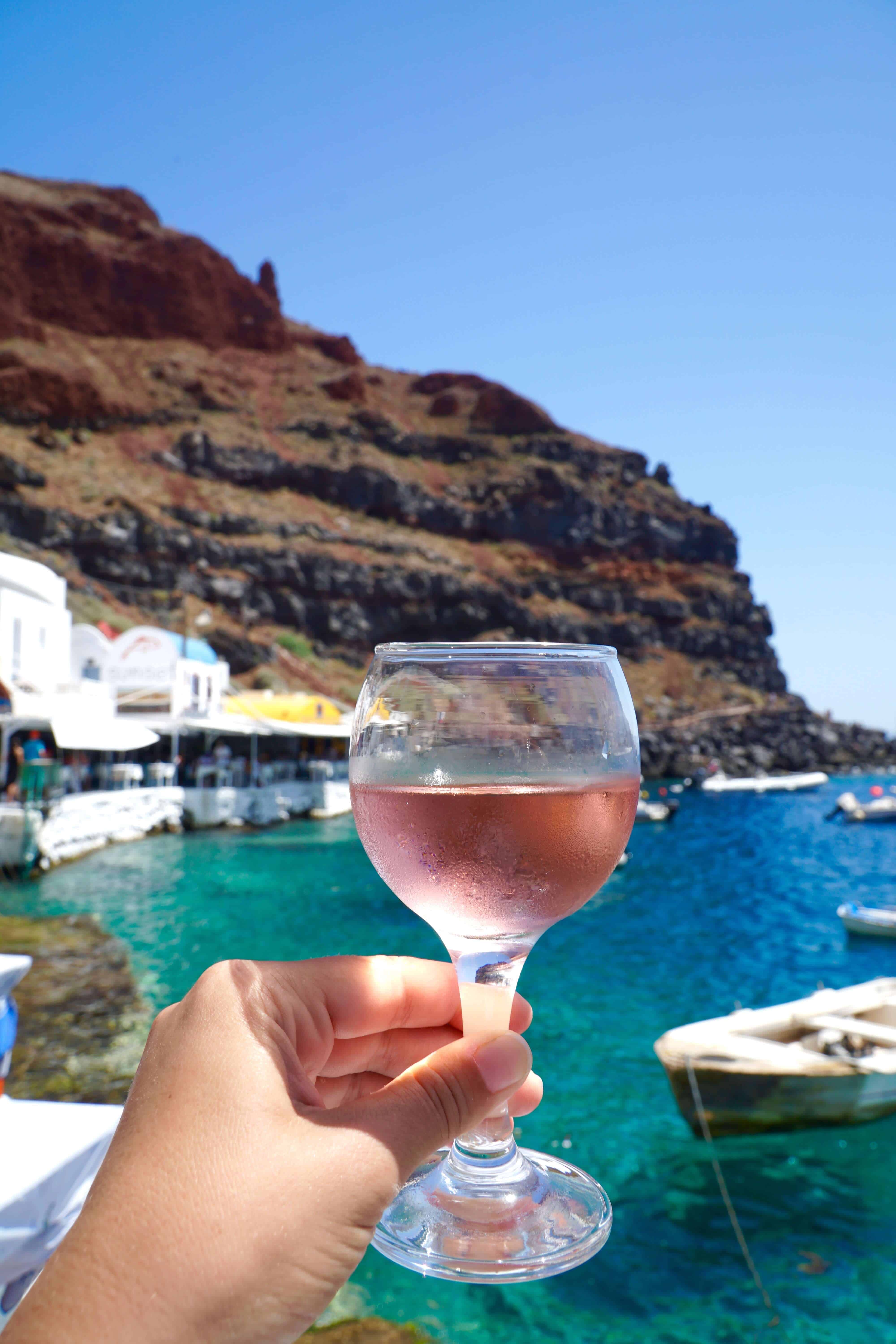 A DAY AT AMOUDI BAY IN SANTORINI | The Republic of Rose