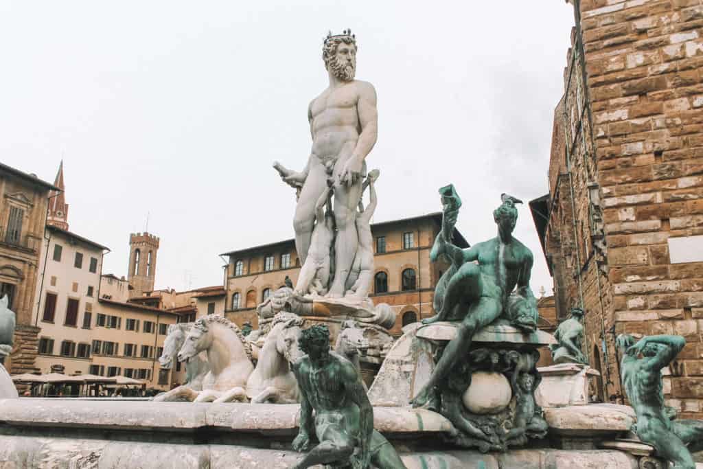 The Ultimate Guide to Florence Italy | Fountain | The Republic of Rose | #Florence #Italy #Tuscany #Europe #Travel