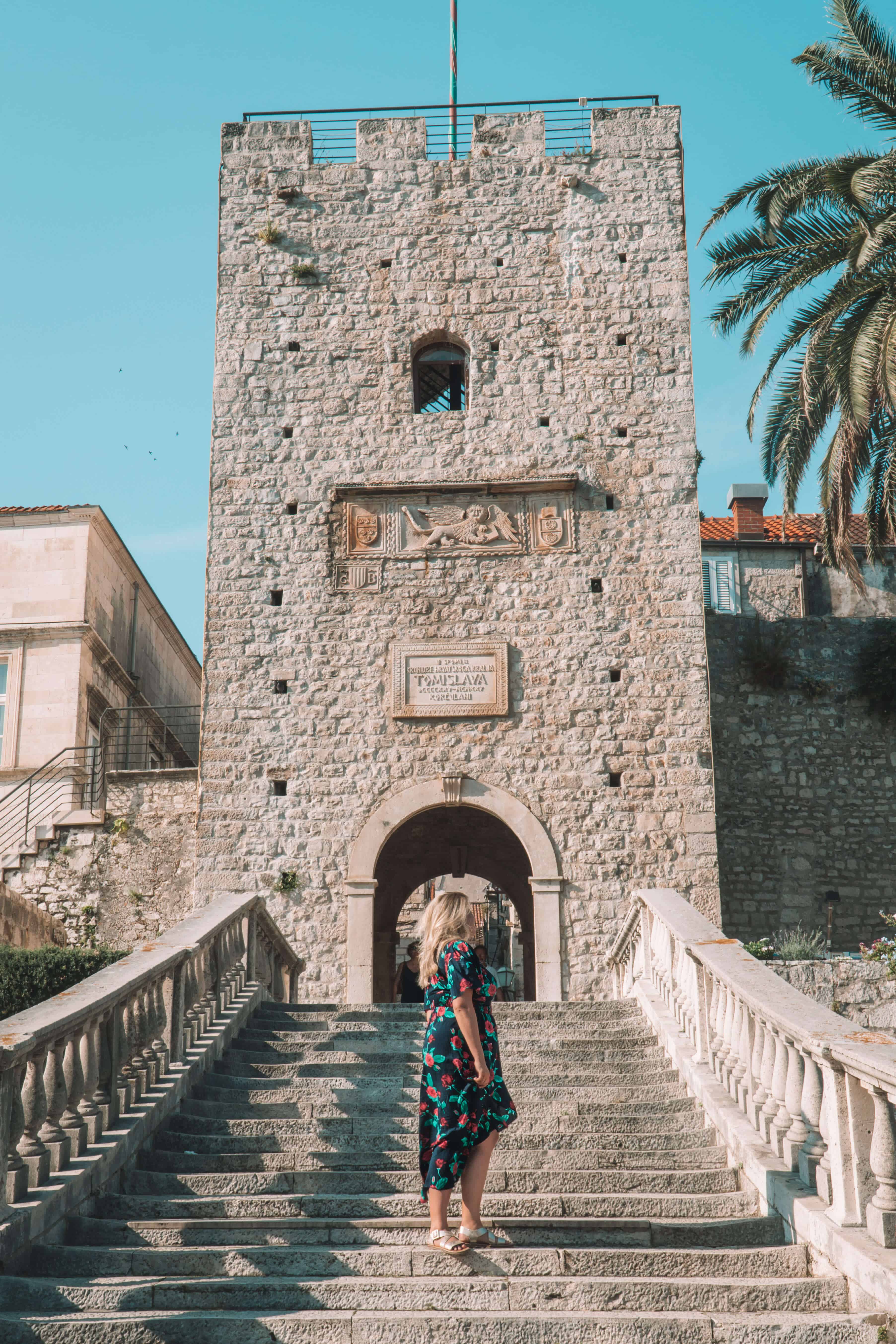 HOW TO SPEND ONE DAY IN KORCULA, CROATIA | Korcula Old Town Gate Entrance | The Republic of Rose