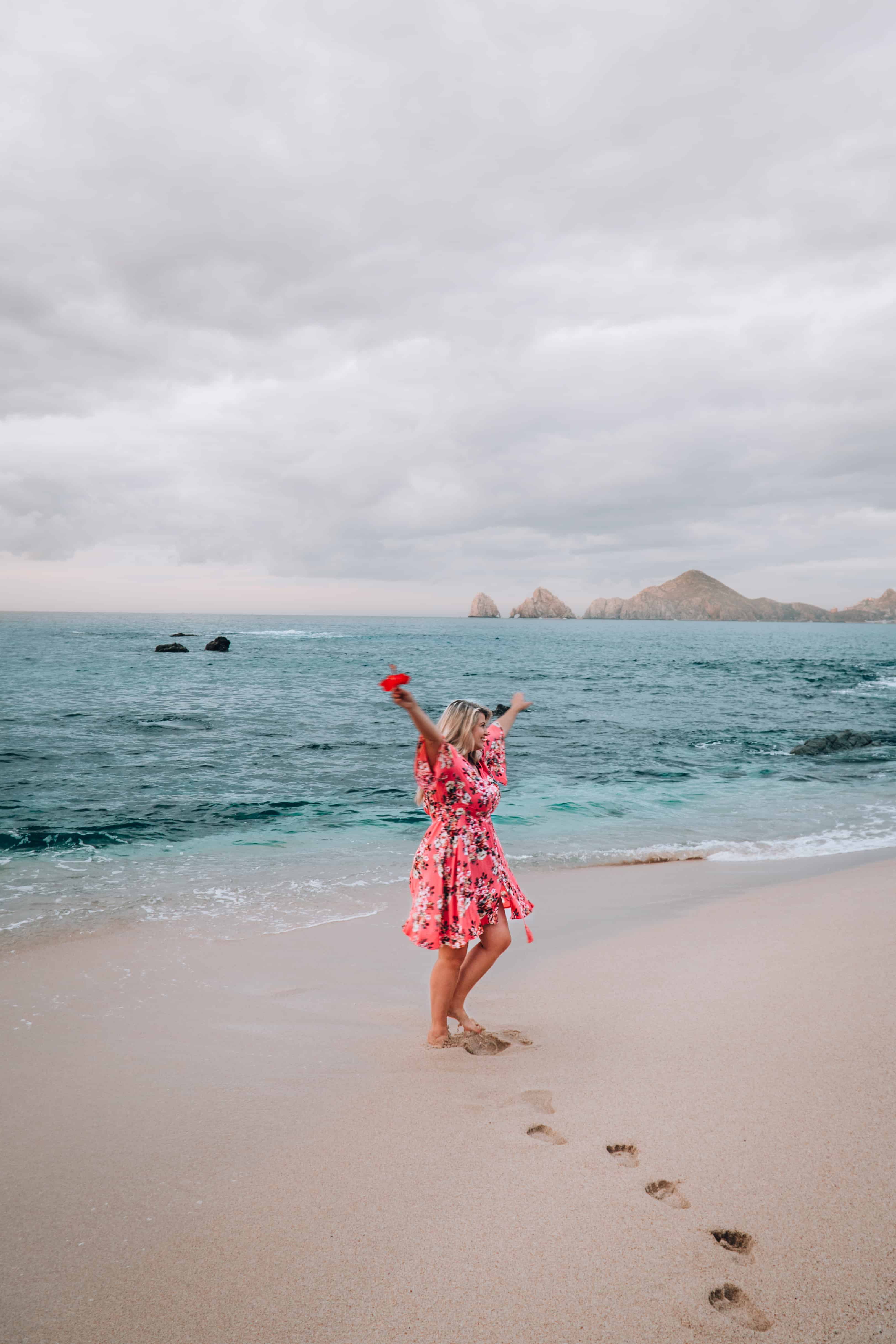 Beach at the Cape Thompson | THE ULTIMATE GUIDE TO CABO SAN LUCAS MEXICO | The Republic of Rose