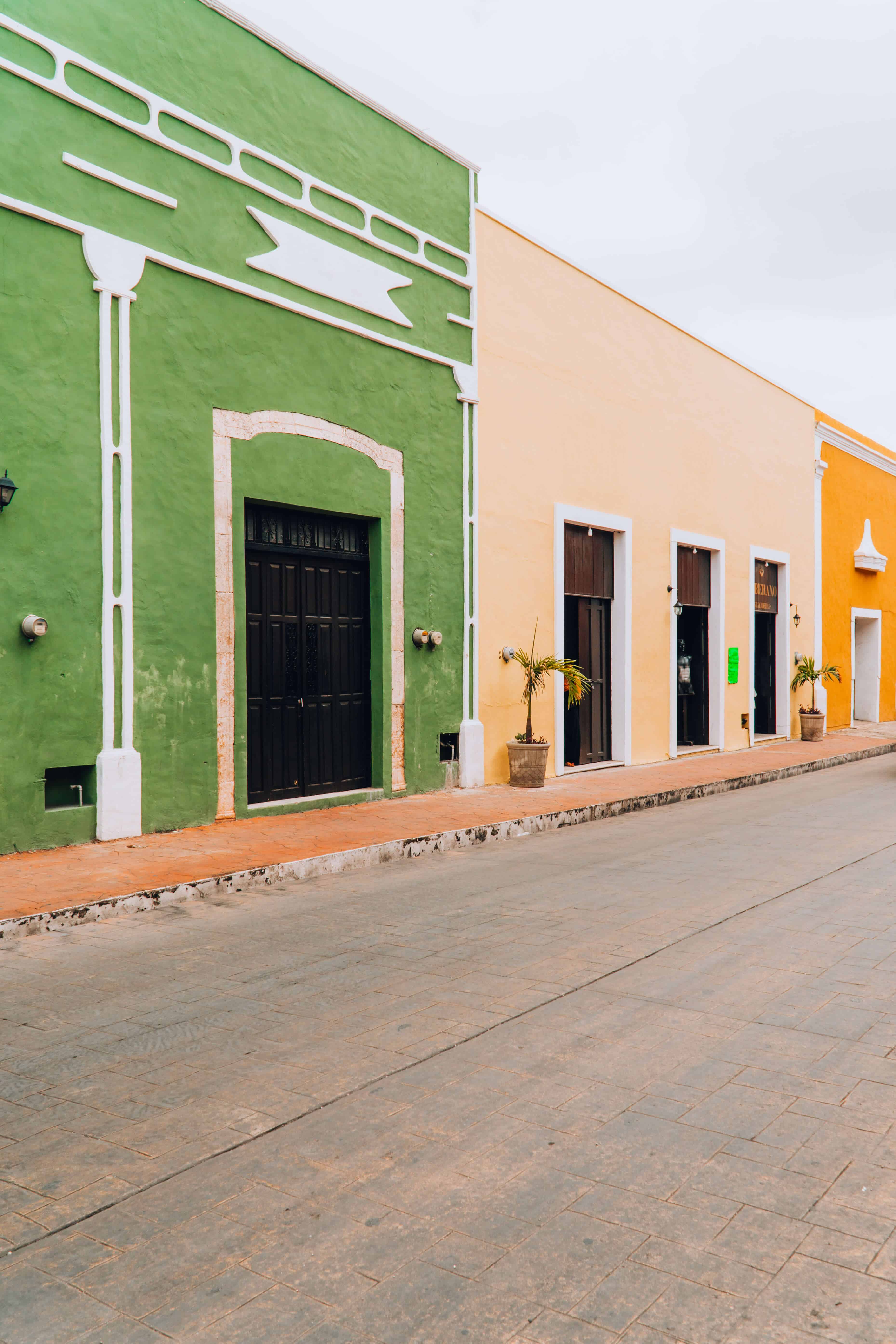 Colorful homes in Valladolid | HOW TO SPEND ONE DAY IN VALLADOLID, MEXICO | The Republic of Rose