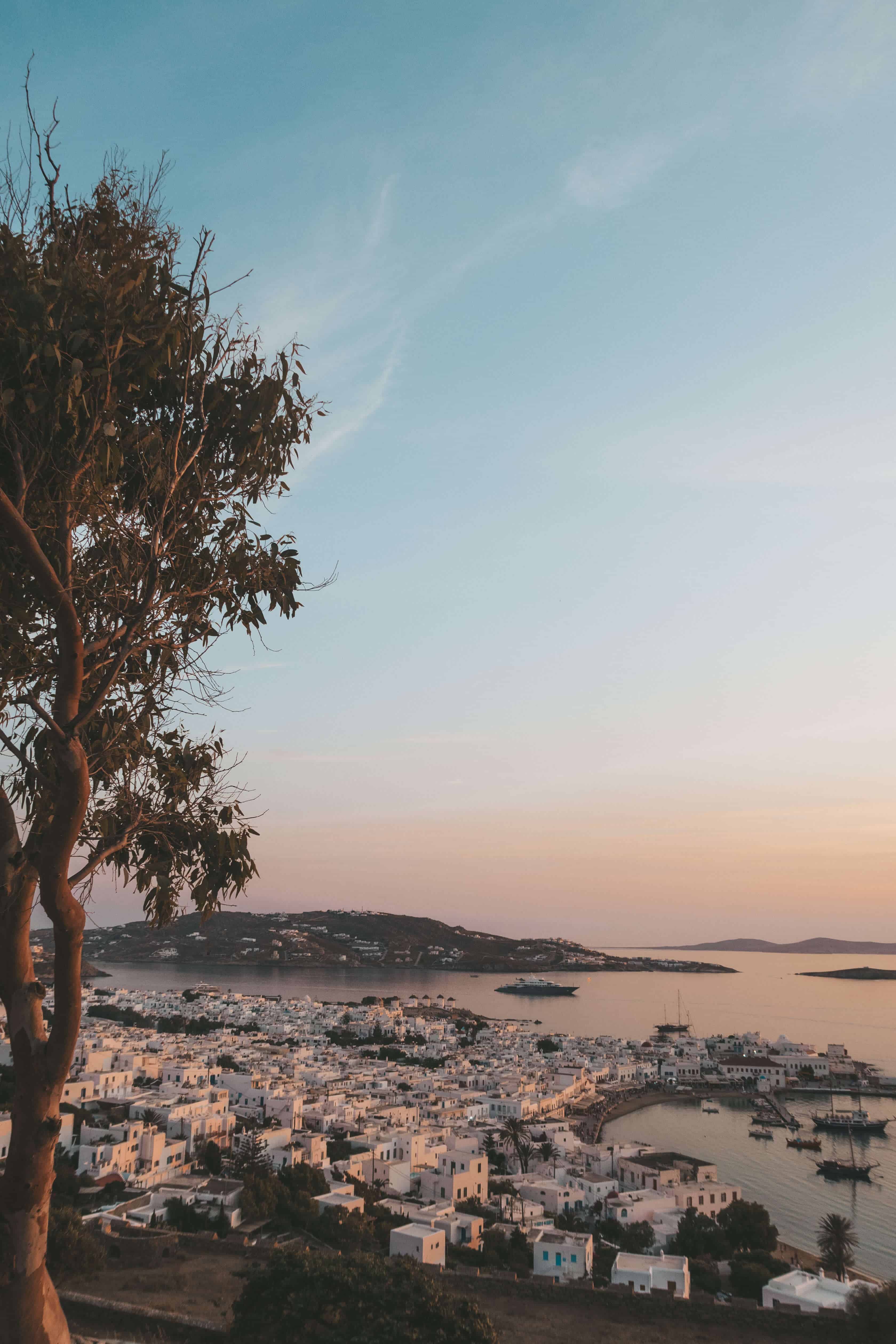 Views at 180 Sunset Bar | THE ULTIMATE GUIDE TO MYKONOS GREECE | The Republic of Rose | #Mykonos #Greece