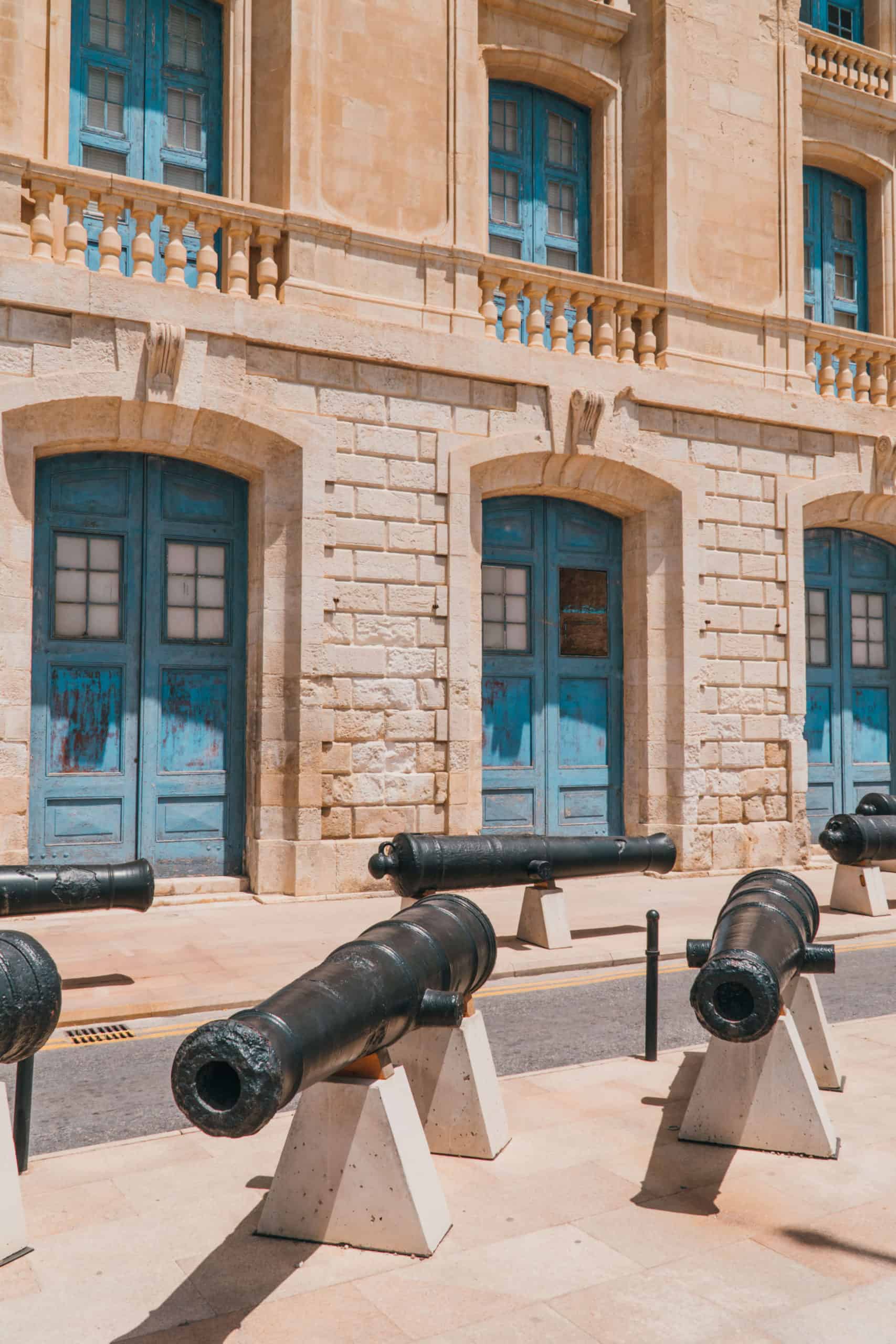 Architecture in Senglea | The Perfect 5 Day Malta Itinerary | The Republic of Rose