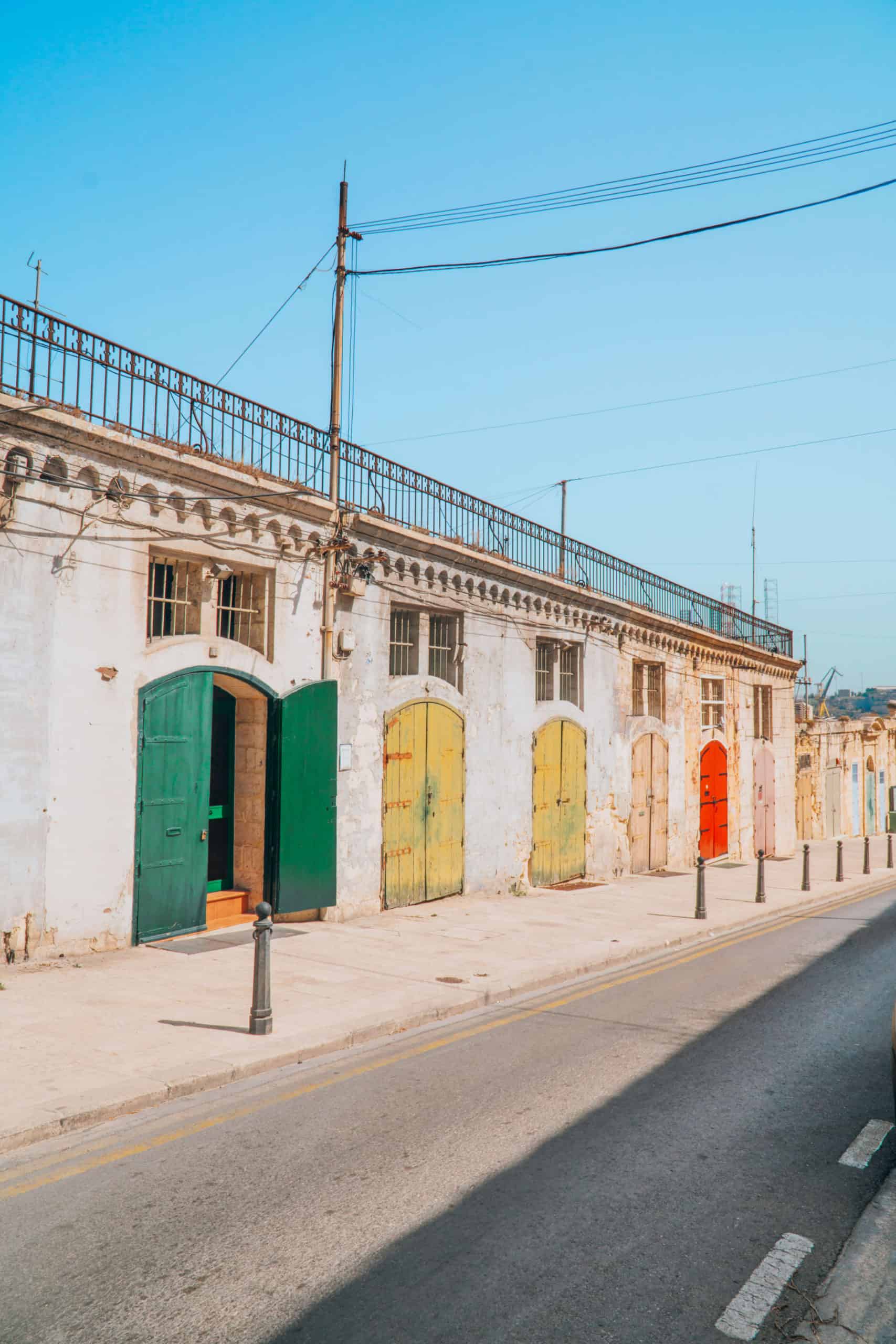 Colorful street in Valletta | The Perfect 5 Day Malta Itinerary | The Republic of Rose
