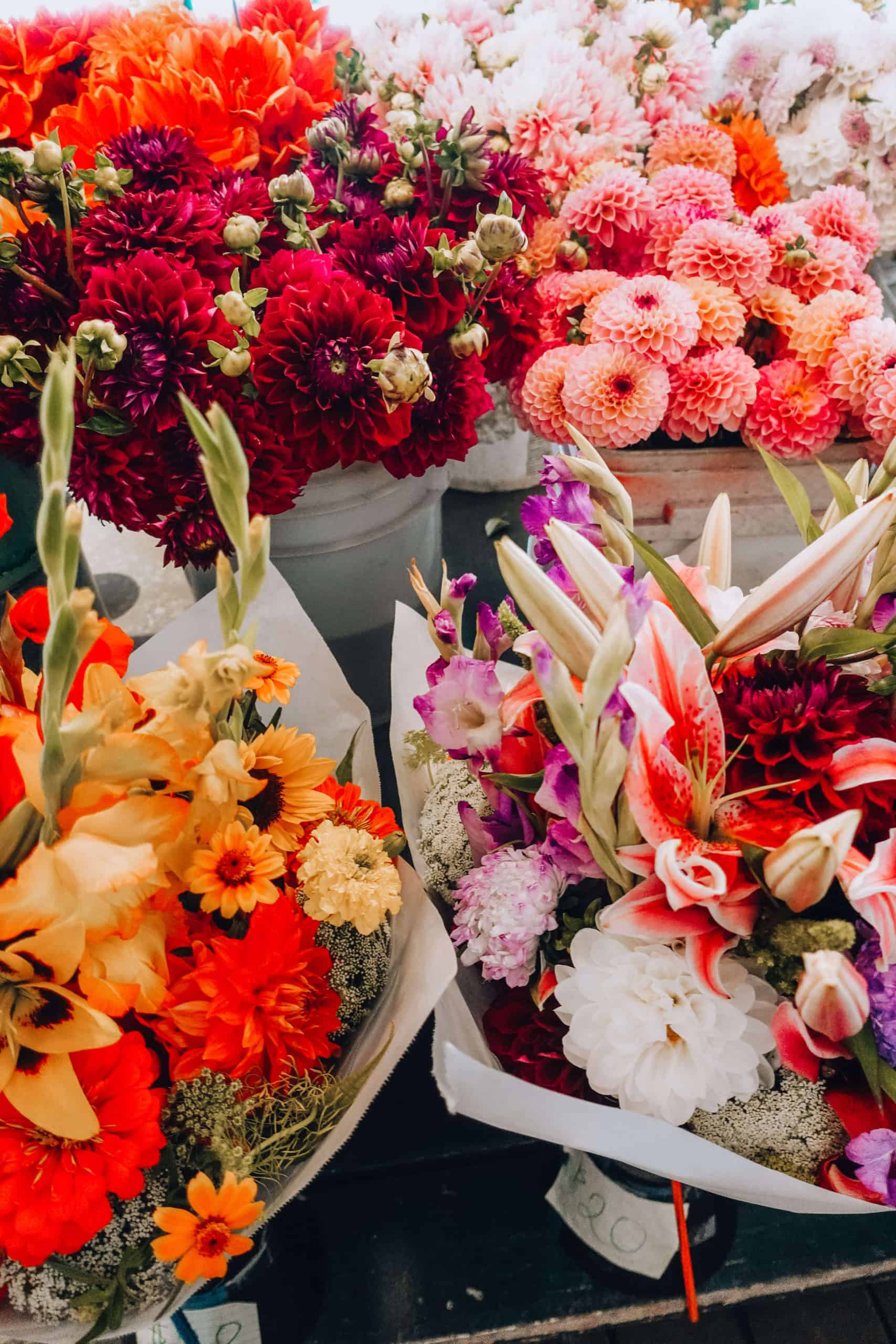 Flowers at the Pike Place Market | The Ultimate First-Timer's Guide to Seattle | The Republic of Rose