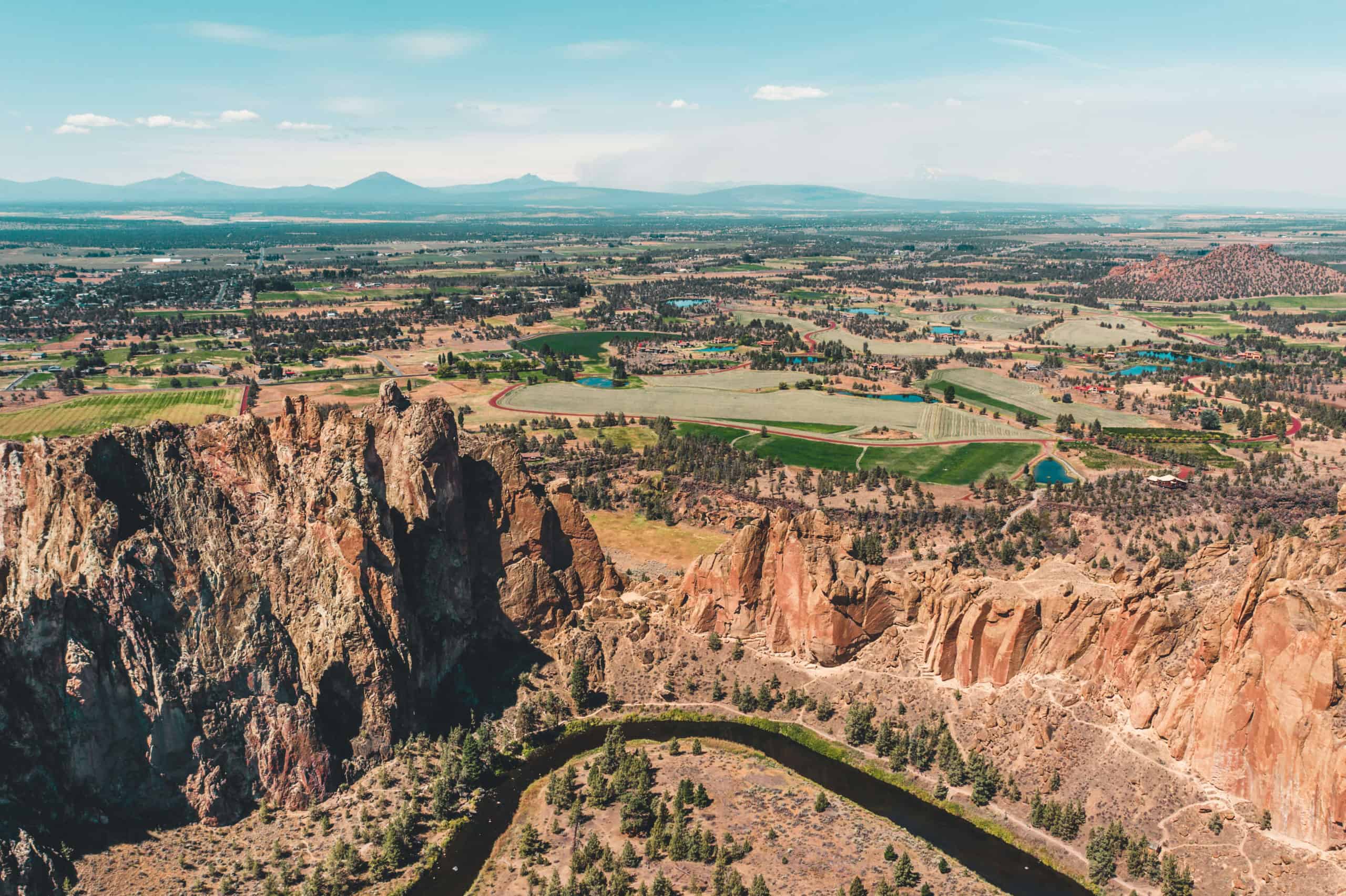 Smith Rock State Park - The Perfect Oregon Road Trip Itinerary | The Republic of Rose