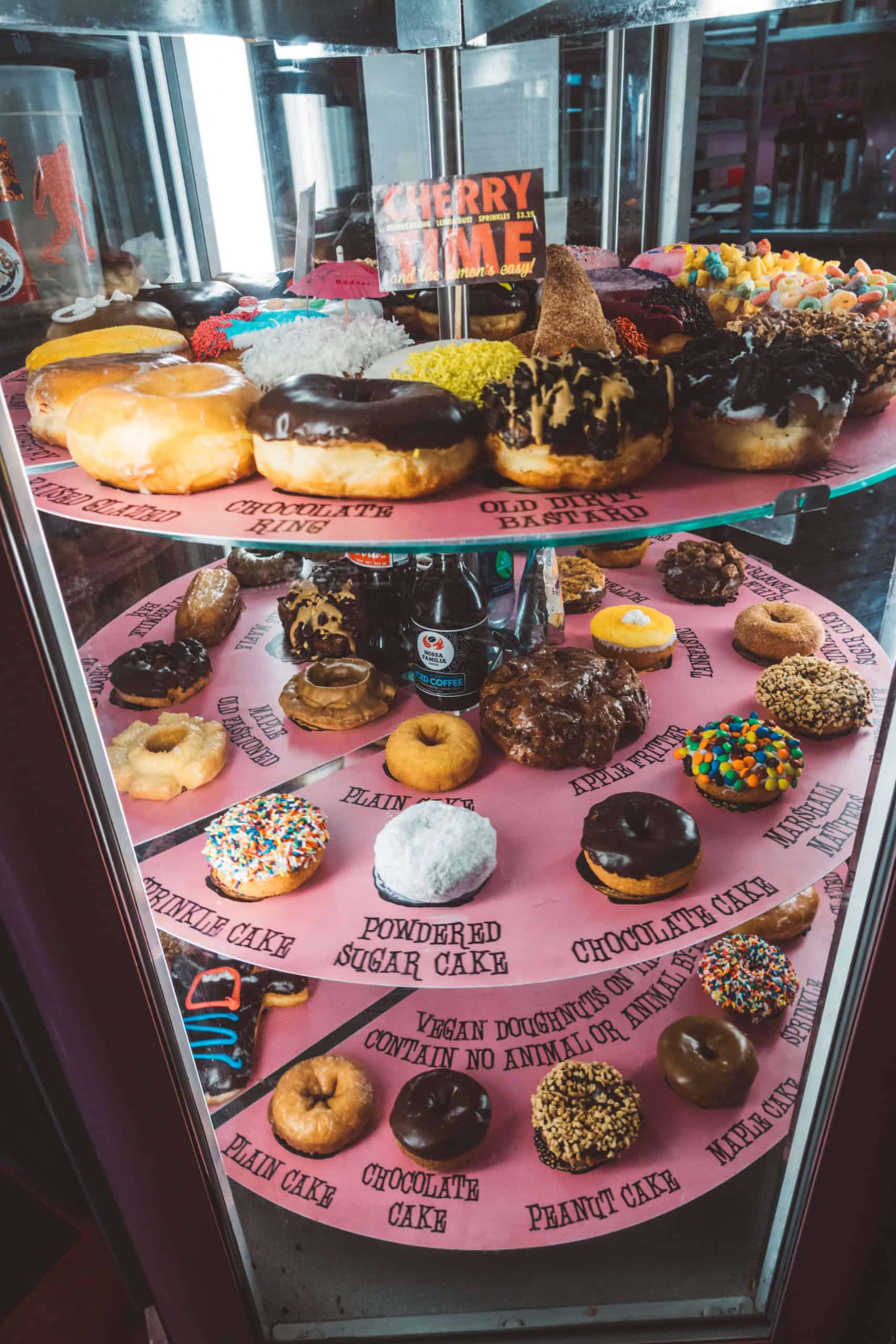 Voodoo Donuts in Portland, Oregon - The Perfect Oregon Road Trip Itinerary | The Republic of Rose