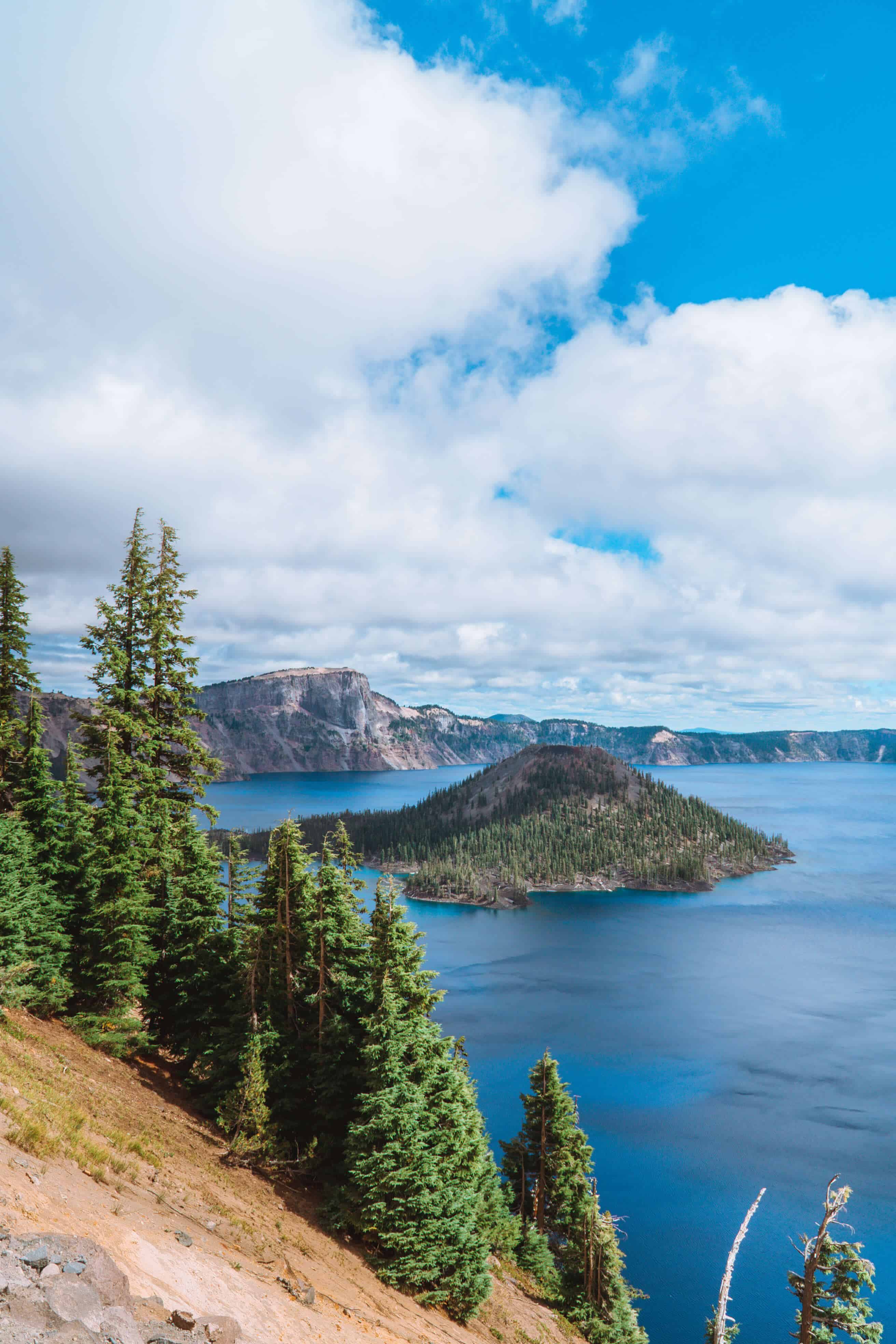 Crater Lake National Park - The Perfect Oregon Road Trip Itinerary | The Republic of Rose