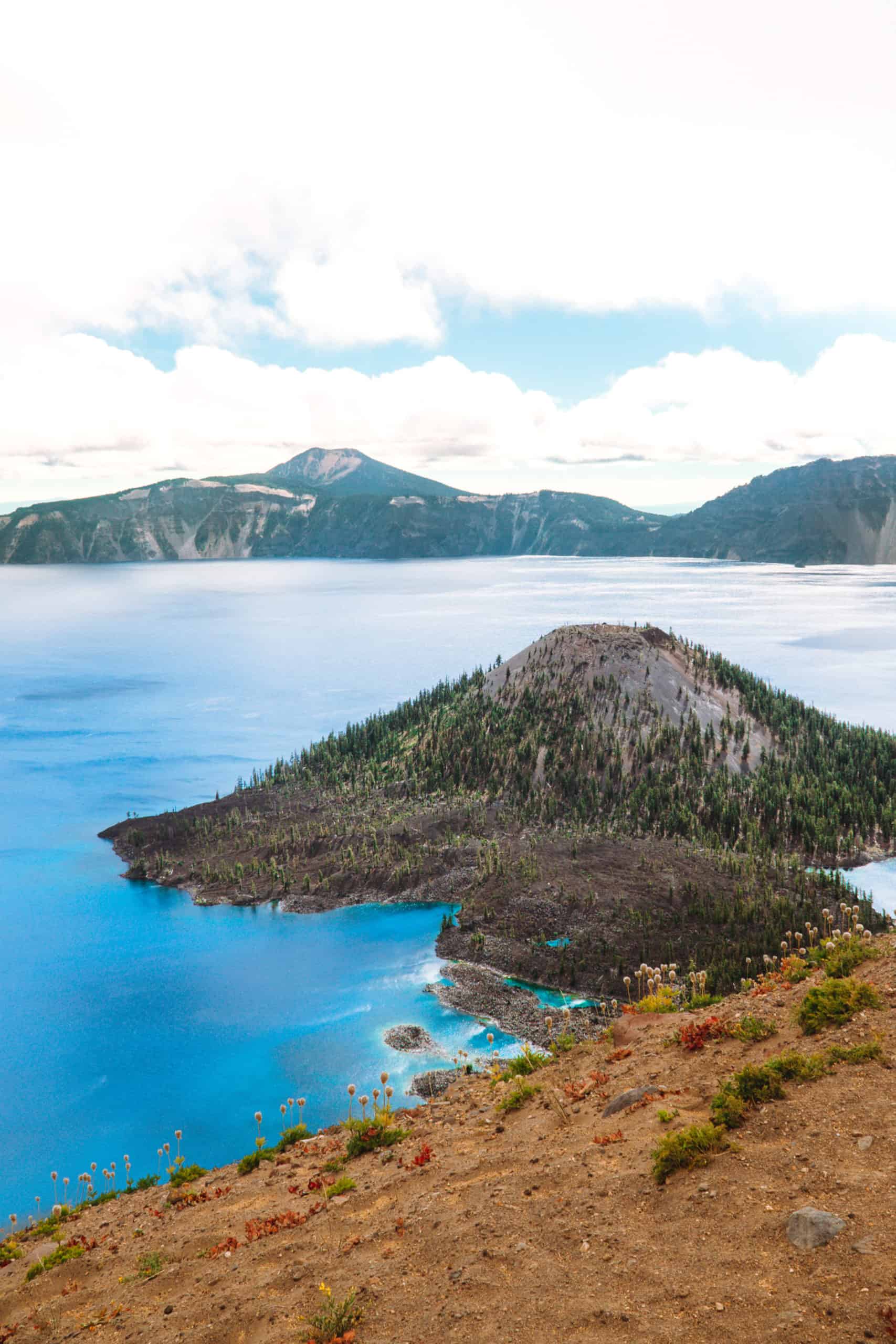 Crater Lake National Park - The Perfect Oregon Road Trip Itinerary | The Republic of Rose