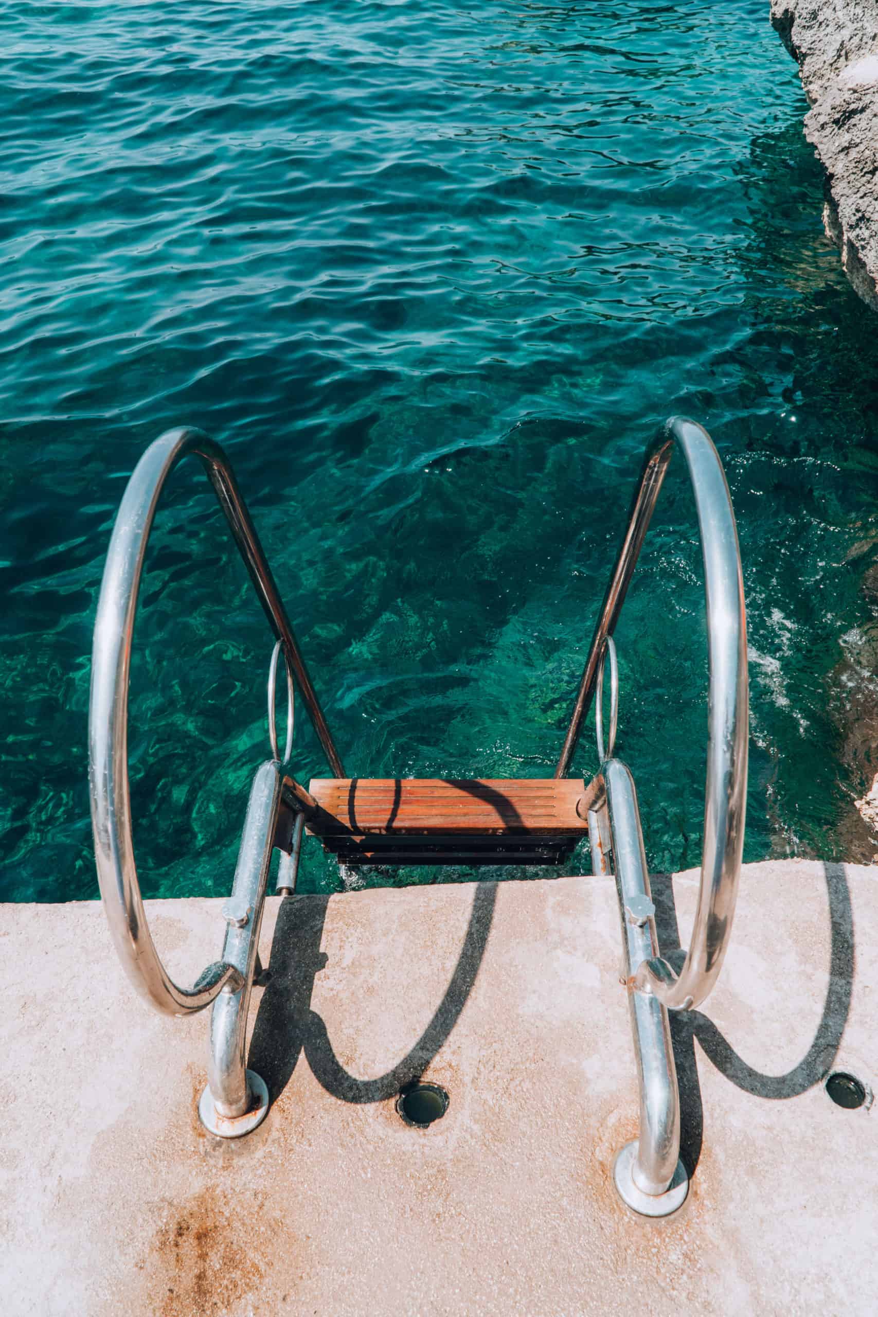 Turquoise sea water at La Fontelina in Capri, Italy