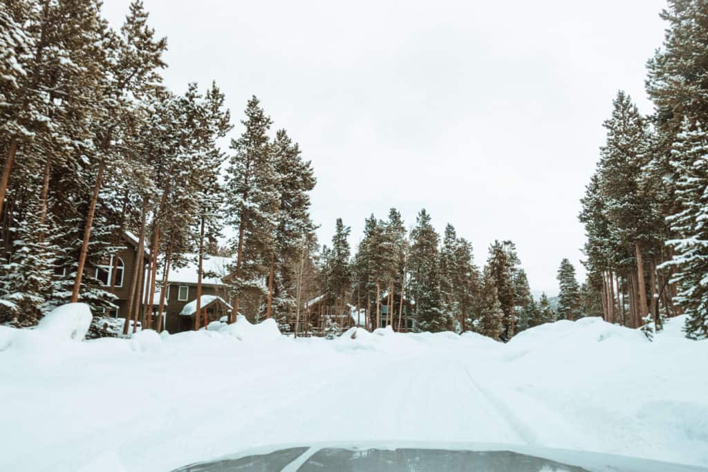 Snowy roads in Breckenridge, Colorado | The Ultimate Guide to Breckenridge in the Winter