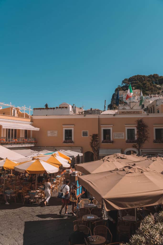What to do in Capri Italy in One Day | PIazza Umberto I "La PIazzetta"