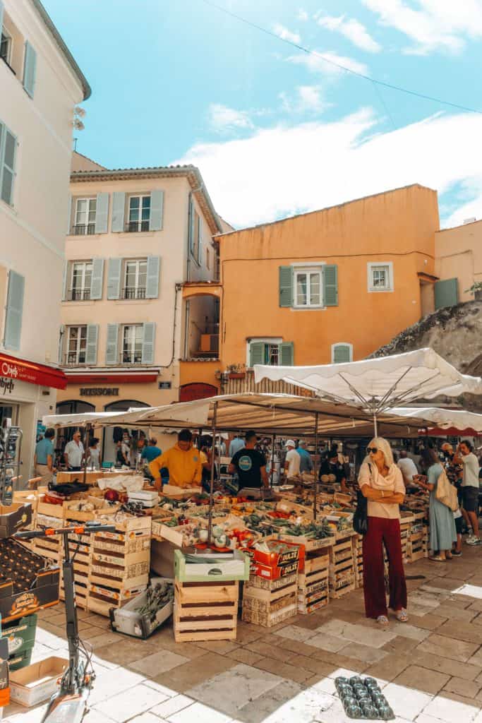 Place des Lices Market