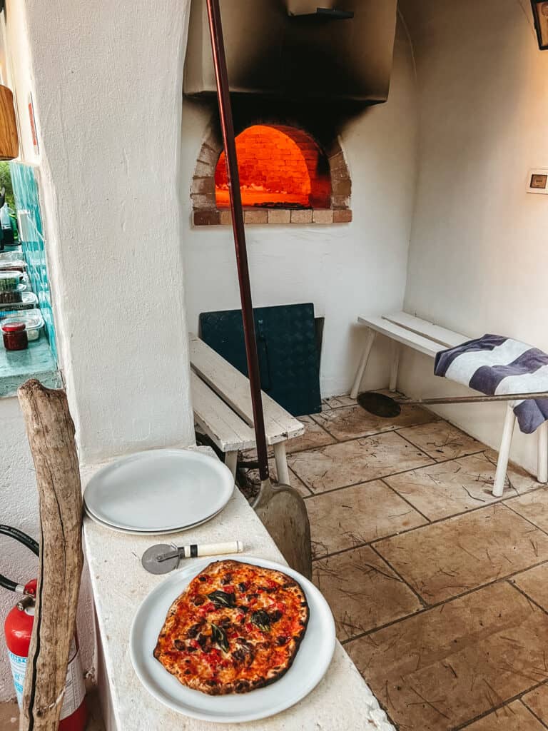 Authentic pizza oven