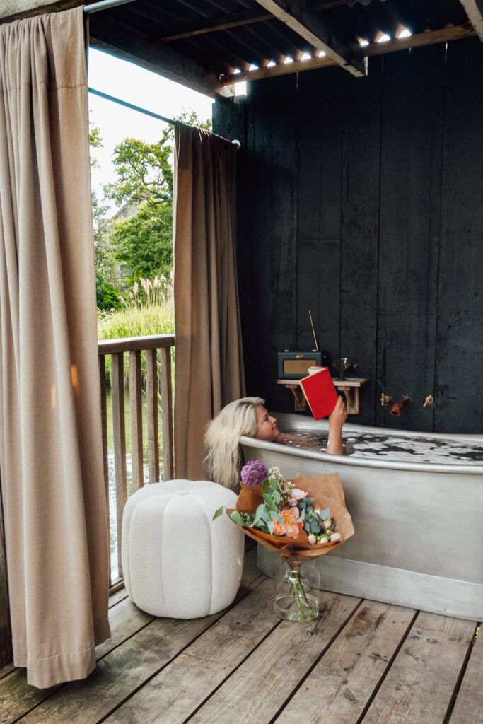 Outdoor Bathtub